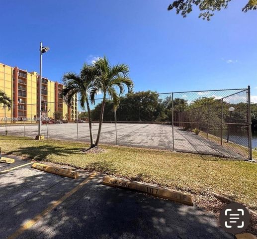 4705 NW 7th St 206-7, Miami, FL 33126