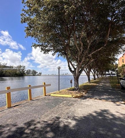 4705 NW 7th St 206-7, Miami, FL 33126