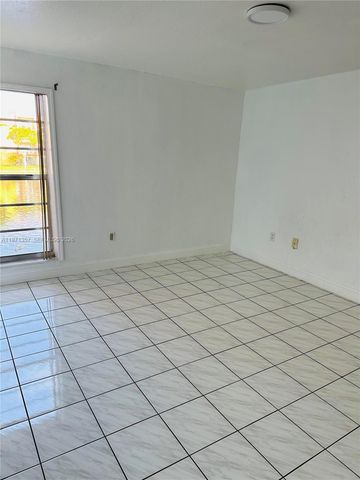 4705 NW 7th St 206-7, Miami, FL 33126