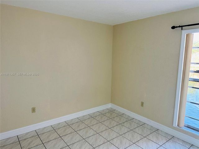 4705 NW 7th St 206-7, Miami, FL 33126