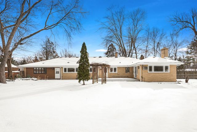 17w120 Woodland Avenue, Bensenville, IL 60106