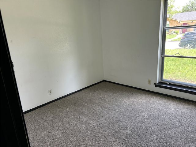 1033 Rockledge Drive, Garland, TX 75043