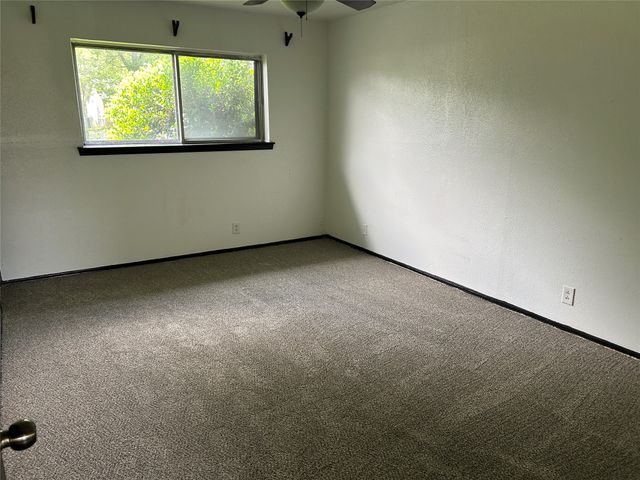 1033 Rockledge Drive, Garland, TX 75043