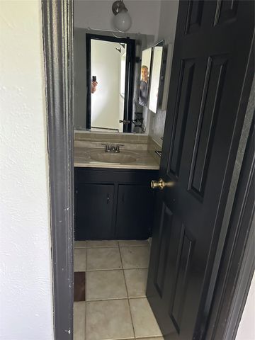 1033 Rockledge Drive, Garland, TX 75043