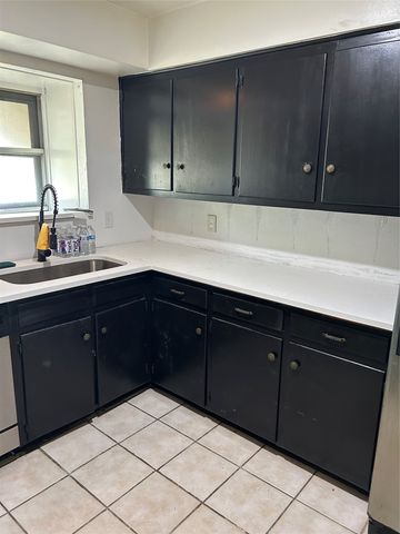 1033 Rockledge Drive, Garland, TX 75043