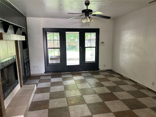 1033 Rockledge Drive, Garland, TX 75043