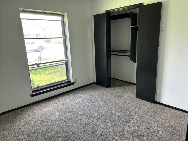 1033 Rockledge Drive, Garland, TX 75043