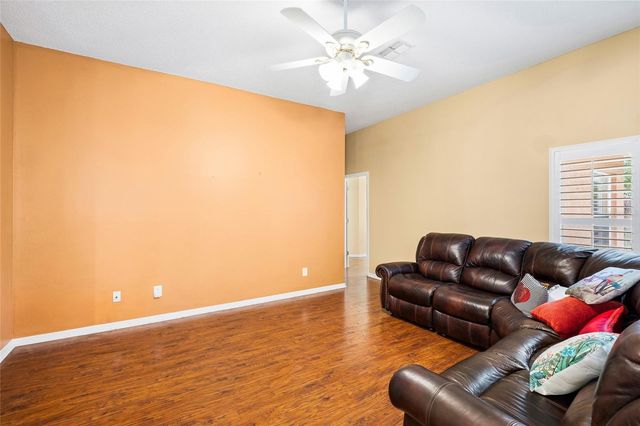 5606 PADDOCK TRAIL DRIVE, Tampa, FL 33624