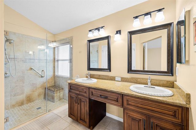 5606 PADDOCK TRAIL DRIVE, Tampa, FL 33624