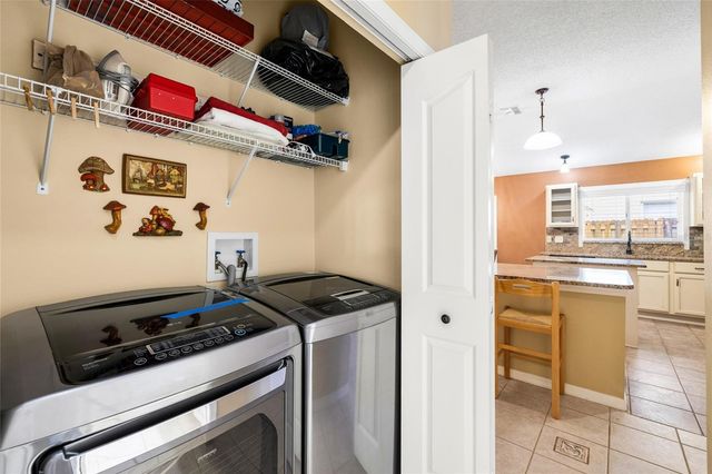 5606 PADDOCK TRAIL DRIVE, Tampa, FL 33624