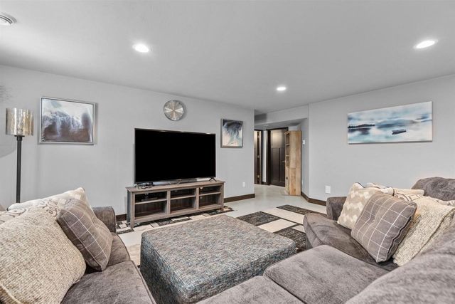 3007 WINNEGAMIE DRIVE, Appleton, WI 54914