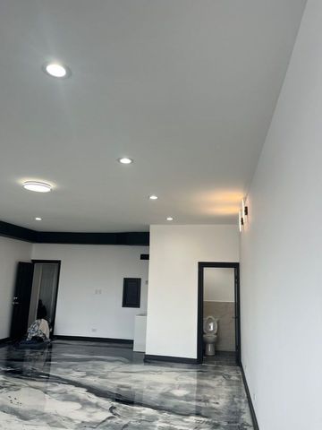 8304 S Kedzie Avenue, Chicago, IL 60652