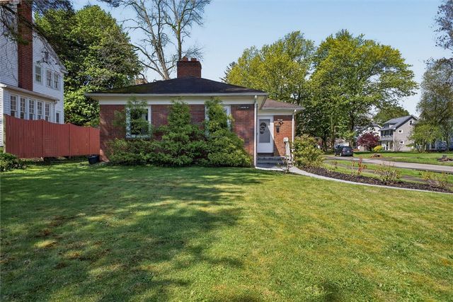126 Wildmere Road, Irondequoit, NY 14617