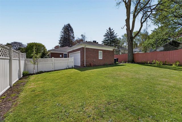 126 Wildmere Road, Irondequoit, NY 14617
