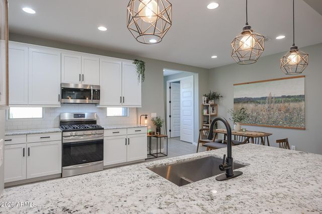 19414 W HIGHLAND Avenue, Litchfield Park, AZ 85340