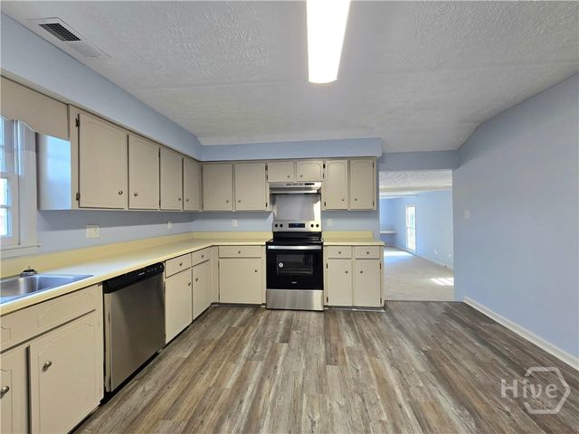 226 Strickland Street, Pembroke, GA 31321