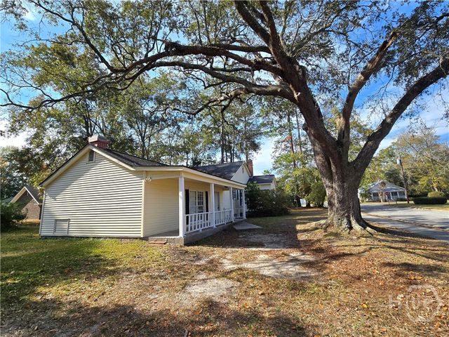 226 Strickland Street, Pembroke, GA 31321