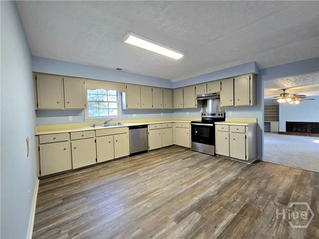 226 Strickland Street, Pembroke, GA 31321