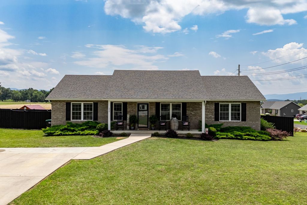 250 FAIRVIEW RD, Luray, VA 22835