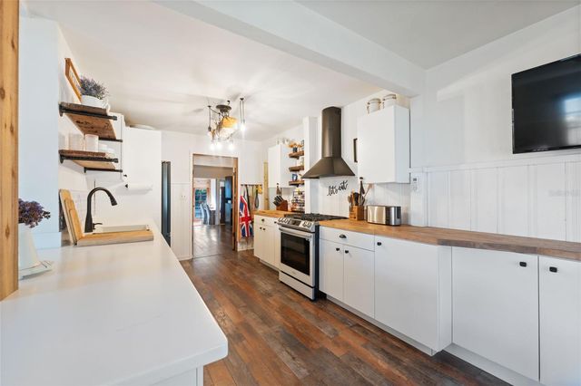 1946 CHENANGO AVENUE, Clearwater, FL 33755