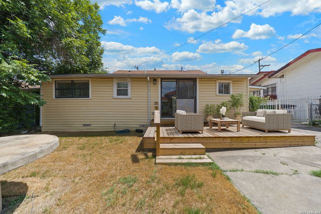 1321 WAVERLY AVE, San Antonio, TX 78201