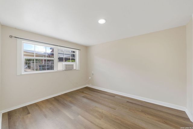 1321 WAVERLY AVE, San Antonio, TX 78201