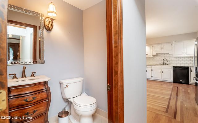 9604 Bay Hill Dr, Louisville, KY 40223