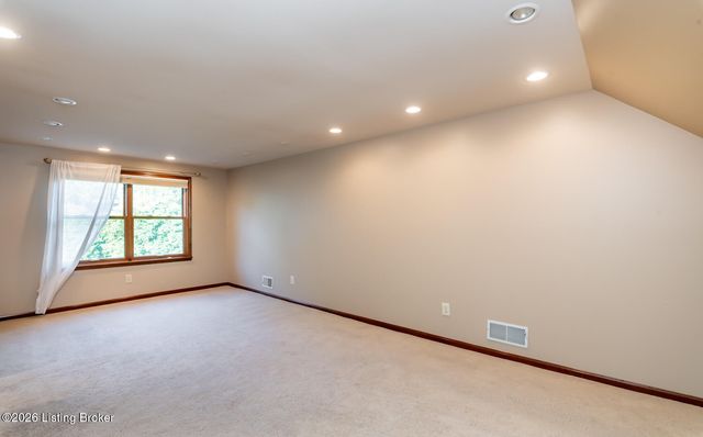 9604 Bay Hill Dr, Louisville, KY 40223