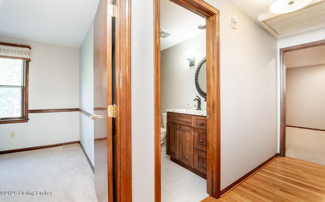 9604 Bay Hill Dr, Louisville, KY 40223