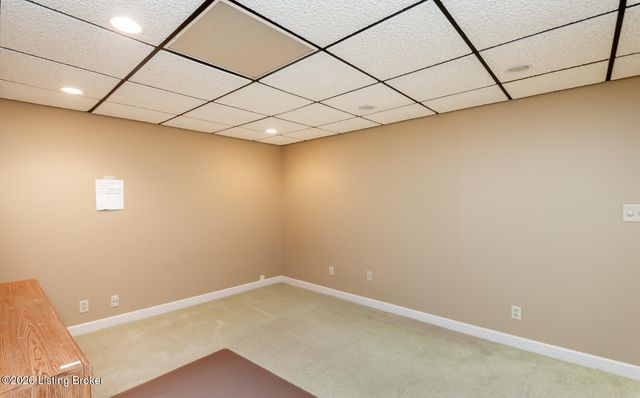 9604 Bay Hill Dr, Louisville, KY 40223