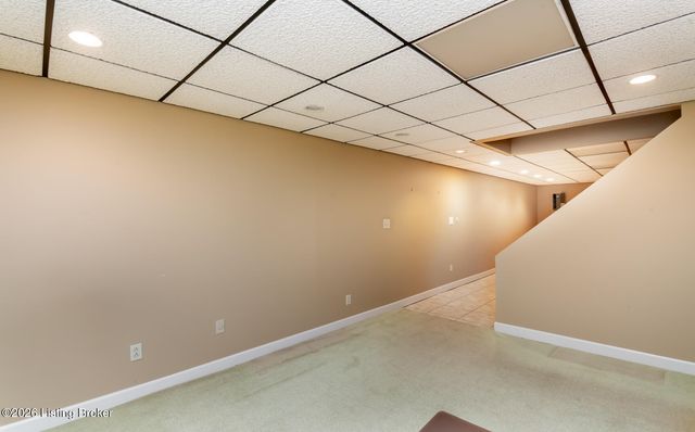 9604 Bay Hill Dr, Louisville, KY 40223