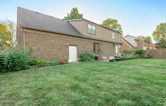 9604 Bay Hill Dr, Louisville, KY 40223