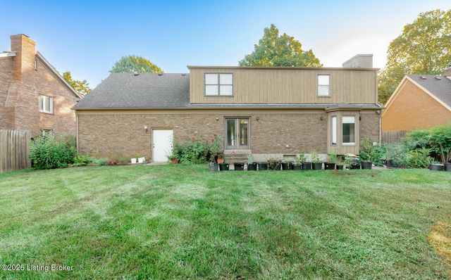 9604 Bay Hill Dr, Louisville, KY 40223
