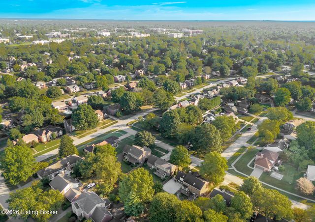 9604 Bay Hill Dr, Louisville, KY 40223