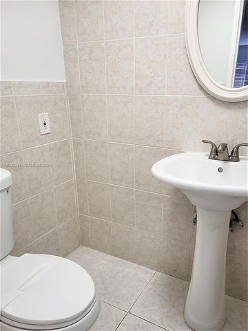 9455 Bay Harbor Ter 2N, Bay Harbor Islands, FL 33154