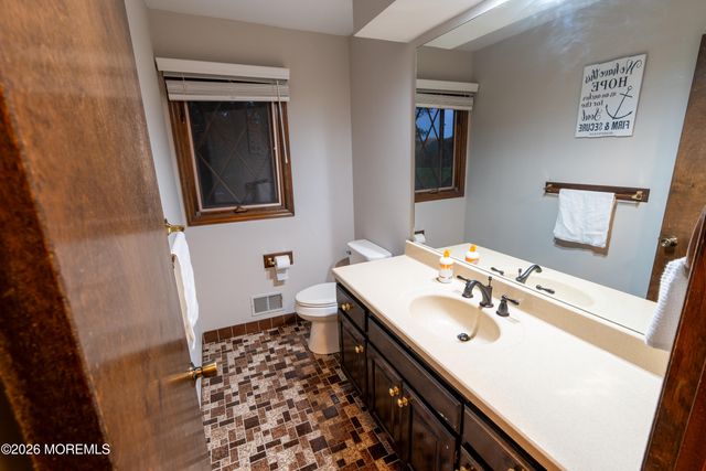 775 Holmdel Road, Holmdel, NJ 07733
