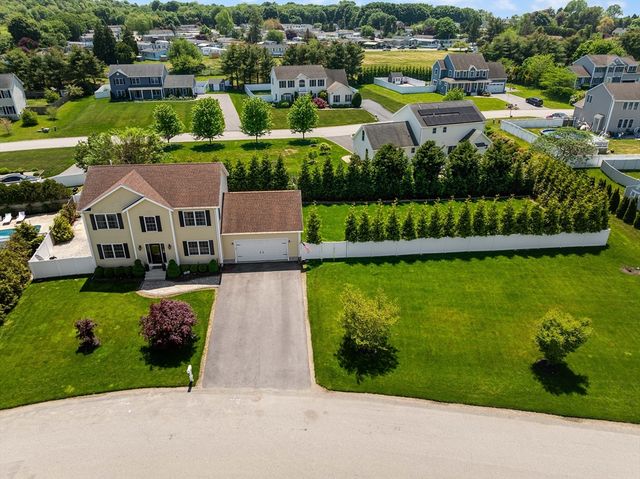 55 Sloop Drive, Portsmouth, RI 02871