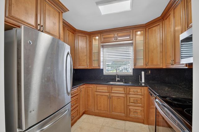 14689 E Canalview Drive A, Delray Beach, FL 33484