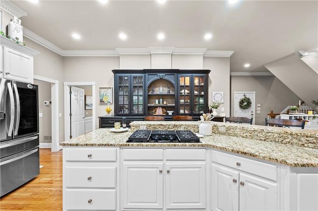 235 N Smead Court, Roswell, GA 30076