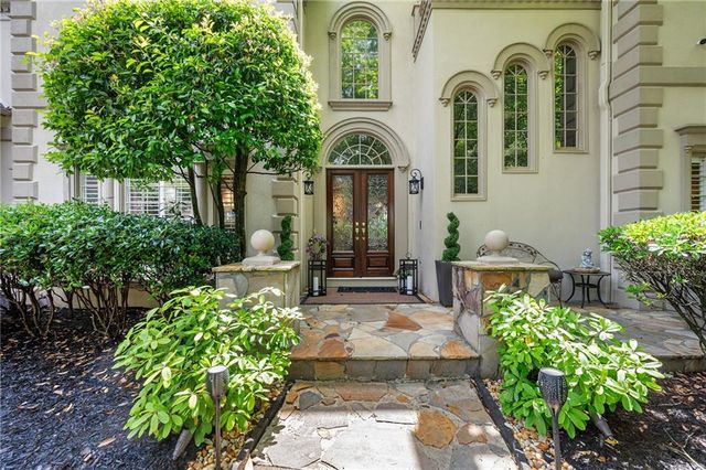 235 N Smead Court, Roswell, GA 30076