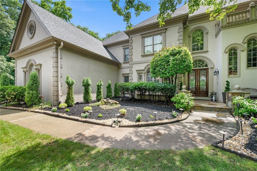 235 N Smead Court, Roswell, GA 30076