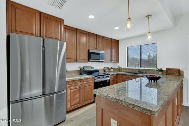170 E GUADALUPE Road 136, Gilbert, AZ 85234