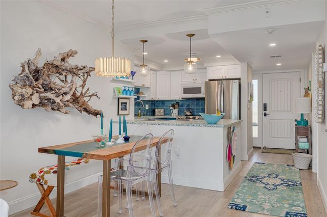 8710 MIDNIGHT PASS ROAD 501b, Sarasota, FL 34242