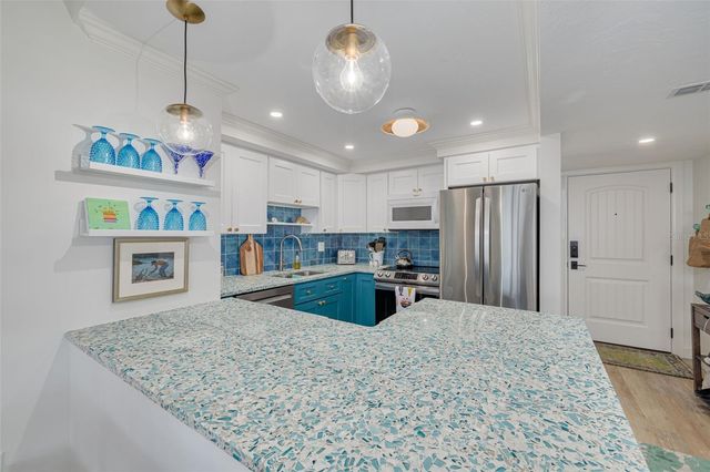 8710 MIDNIGHT PASS ROAD 501b, Sarasota, FL 34242