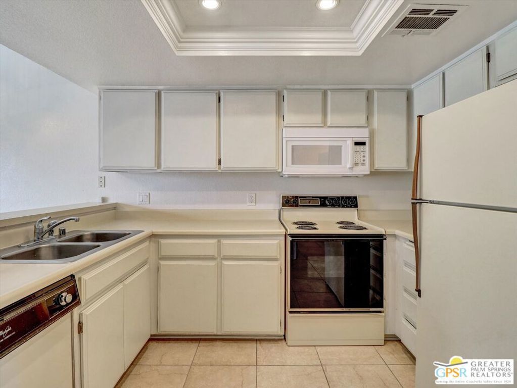 Image 7 of property listing at 32505 Candlewood Drive 12, Cathedral City, CA 92234