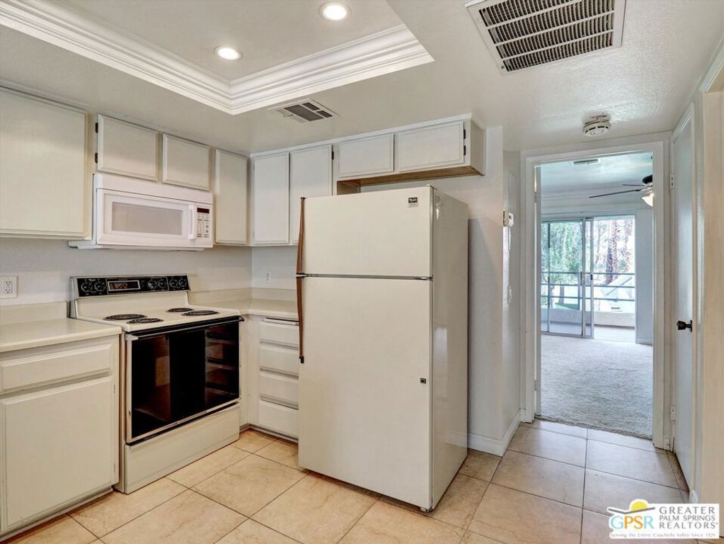 Image 8 of property listing at 32505 Candlewood Drive 12, Cathedral City, CA 92234