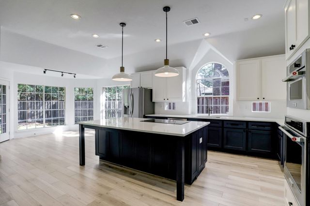138 Summer Storm Place, Spring, TX 77381