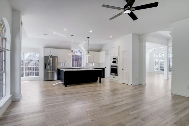 138 Summer Storm Place, Spring, TX 77381