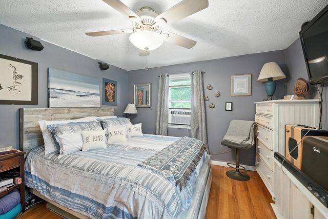 23 Saffron Cir, Springfield, MA 01129