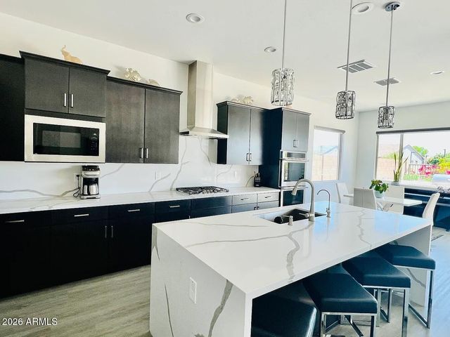 8513 W RANCHO Drive, Glendale, AZ 85305